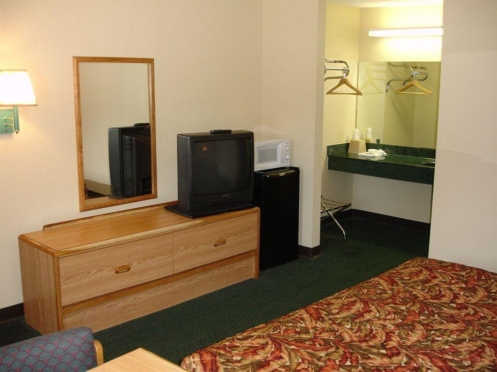 Luxury Inn Forrest City Bilik gambar
